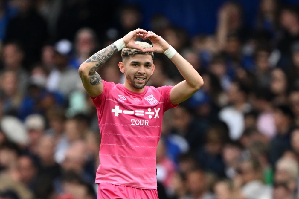 赛中交相辉 赛中交相辉